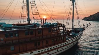 Komodo Luxury dan Wajah Baru Phinisi: Bagaimana Warisan Bugis Menjadi Industri Charter Premium
