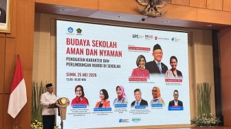 Sentil Budaya Rangking, Menteri Abdul Muti: Membandingkan Nilai Murid Itu Pemicu Bullying
