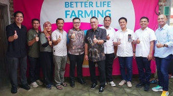 Bayer Indonesia menerima kunjungan Kementerian Koordinator Bidang Pemberdayaan Masyarakat (Kemenko PM) dan Pusat Investasi Pemerintah, Kementerian Keungan di Better Life Farming Center (BLFC) Mojokerto, Jawa Timur. Kunjungan dan dialog multipihak ini bertujuan menjajaki kolaborasi strategis melalui program Better Life Farming dan Perintis Berdaya demi memberdayakan ekonomi petani.
