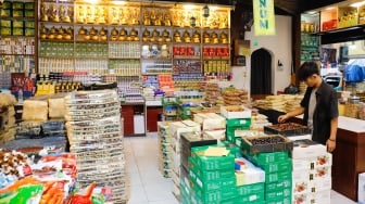 Kurma dan Air Zam zam Laris Manis, Penjualan Oleh-oleh Haji di Tanah Abang Naik Tajam