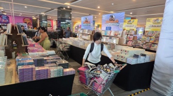 Ilusi Literasi di Tengah Serbuan Buku Impor di Bali Dan Eksistensi Bacaan Lokal