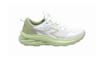 4 Pilihan Sepatu Lari Diadora di Sports Station, Harga Diskon Cuma Rp300 Ribuan