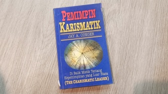 Pemimpin Karismatik: Ketika Kata-kata Bisa Menggerakkan Banyak Orang