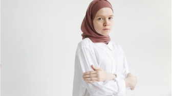 Tekanan Sosial Iduladha: Mengapa Anak Muda Merasa Takut Terlihat 'Kurang'?