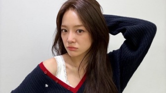 Cozy Girl Vibes! 4 OOTD Effortless Chic ala Kim Sejeong yang Stylish Abis
