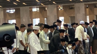 Wapres Gibran dan Jan Ethes Salat Iduladha Bersama di Masjid Istiqlal