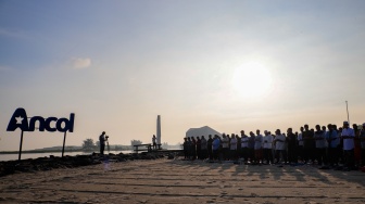 Lautan Jamaah Warnai Shalat Idul Adha di Pantai Ancol
