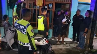 Tragedi Malam Takbiran: Tangan Hancur dan Pendengaran Hilang Akibat Ledakan Petasan di Jombang
