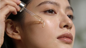 Sebelum Beli, Yuk Simak 5 Tips Menemukan Serum Wajah yang Pas untukmu!