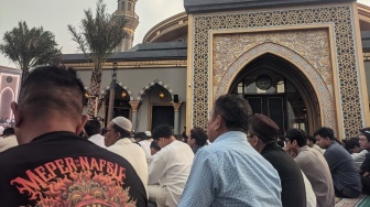 Membludak, 4.300 Jemaah Padati Masjid Al Ikhlas Riverwalk Island Saat Idul Adha