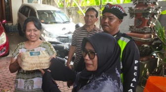 Tradisi Ngejot Daging Kurban Menjaga Toleransi Umat Beragama di Bali