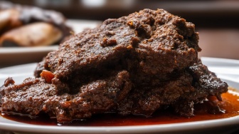 Apa Efek Banyak Makan Daging Kurban? Ini Risiko yang Bisa Dihindari