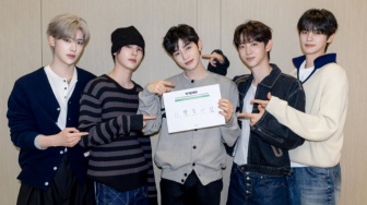 Resmi Debut, AND2BLE Hadapi Perubahan dan Mulai Awal Baru di Lagu Curious