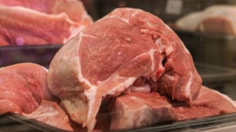 Kulkas Penuh Daging, Dompet Kering Melompong: Fenomena Unik Pasca-Iduladha