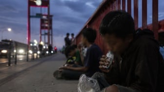 Video Remaja Hirup Lem di Ampera Viral, Mengapa Anak-anak Kini Mudah Terpapar Zat Adiktif?