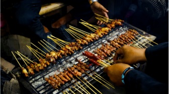 Iduladha Bukan Cuma Soal Sate: Mengapa Kita Butuh Rem di Tengah Hiruk-Pikuk Dunia?