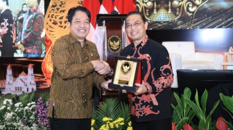 Kalbar Raih Penghargaan Demokrasi Nasional, Ria Norsan Dorong Partisipasi Publik Terus Diperkuat