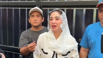 Kurban 12 Sapi di Idul Adha, Dewi Perssik Dapat Bonus 2 Kambing Gratis