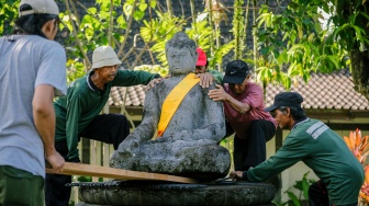 Sambut Waisak, Arca Unfinished Buddha Dipindahkan ke Lapangan Kenari Borobudur