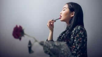 5 Lipstik Lokal Tahan Lama untuk Bibir Hitam: Kelebihan, Kekurangan, dan Shade Terbaiknya!