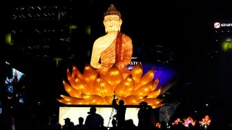 Bundaran HI Bermandikan Cahaya Waisak dalam Illumination of Jakarta