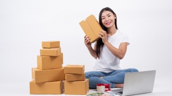 Flash Sale dan Tumpukan Sampah yang Tak Pernah Masuk Keranjang Belanja