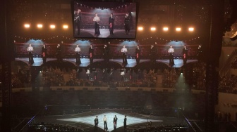 Goda Vic Zhou Lepas Jaket di Panggung, Vanness Wu Bikin Penonton Konser F4 Histeris!