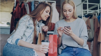 TikTok Made Me Buy It: Saat Budaya Konsumtif dan FOMO Berkolaborasi