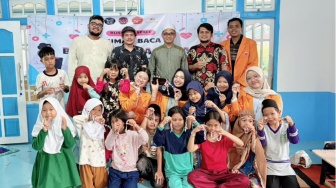 Merangkai Harapan dari Manik-Manik: Cerita Hangat dari Anak-Anak Legok Jambi