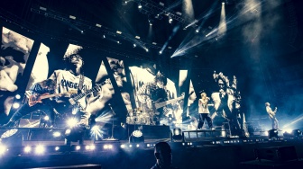Taka Menangis di Konser Jakarta, One Ok Rock Resmi Akhiri Detox Asia Tour 2026