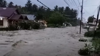 Banjir Bandang Poso: Warga Terisolasi, BNPB Minta Bantuan Alat Berat