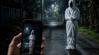 Foto Pocong Ini Sempat Bikin Warga Palembang Resah, Akhir Ceritanya Tak Disangka