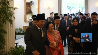 Prabowo dan Megawati Akrab di Gedung Pancasila: Saling Persilakan Jalan Berujung Gandengan dan Tawa