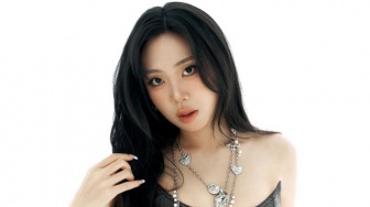 Lee Young Ji Buka Suara usai Unggahan Foto Rambut Merah Picu Spekulasi