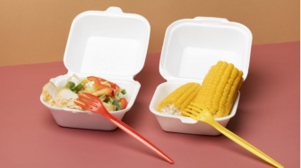 Kemasan Makanan Sekali Pakai: Bukan Sekadar Sampah yang Bisa Disepelekan