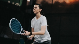Bukan Cuma Olahraga, Tenis Kini Jadi Cara Baru Habiskan Waktu Berkualitas Favorit Pasangan Urban