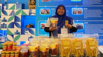 Lebih dari Sekadar Modal: Pemberdayaan yang Membantu Masyarakat Prasejahtera Menjauh dari Rentenir