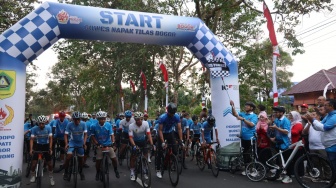 Ratusan Peserta Gowes Napak Tilas Bogor Tempuh 64 KM Menuju Pendopo Malasari