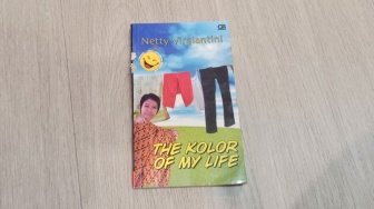 Kisah Cinta Remaja Penuh Haha Hihi di Buku The Kolor of My Life