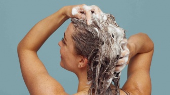 4 Sampo Non-SLS dengan Glycerin Solusi Kulit Kepala Kering dan Sensitif