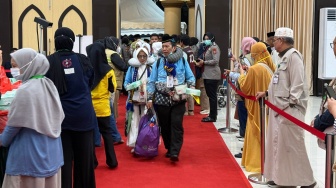 16 Jemaah Wafat, Suasana Haru Sambut Kepulangan di Asrama Haji Makassar