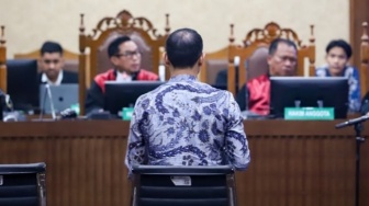Sidang Nadiem Mati Lampu Pas Buka Bukti Kunci, Netizen Cium Sabotase