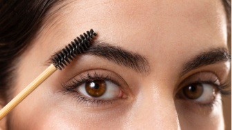 Gak Pake Lama! 5 Maskara Alis Ini Bikin Riasan Matamu Langsung Stand Out