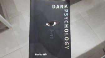 Review Buku Dark Psychology: Mengenal Sisi Gelap Pikiran Manusia