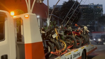 KPK Sita Deretan Kendaraan Mewah dari OTT Imigrasi Jakbar, Ada Triumph hingga Mercy
