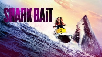 Shark Bait: Liburan Musim Panas Berujung Maut, Malam Ini di Trans TV