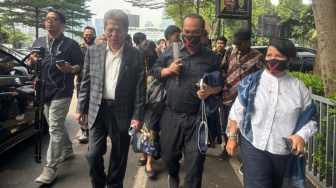 Saiful Mujani 'Dikawal' Tokoh Nasional ke Polda Metro Jaya, Todung Mulya Lubis: Ini Kasus Absurd!
