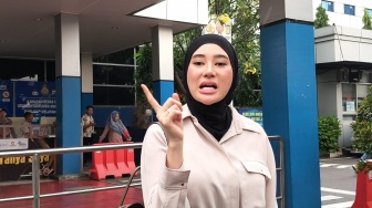 Clara Shinta Akhirnya Buka Suara soal Foto Viral Tanpa Hijab: Hanya Dilakukan di Kamar