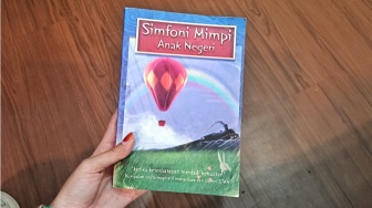 18 Kisah Terjal Menuju Kampus Impian di Buku Simfoni Mimpi Anak Negeri