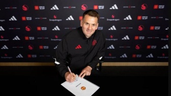 Manchester United Perpanjang Kontrak Kiper Veteran Tom Heaton hingga 2027